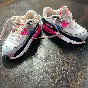Size 8 Nike AIR MAX